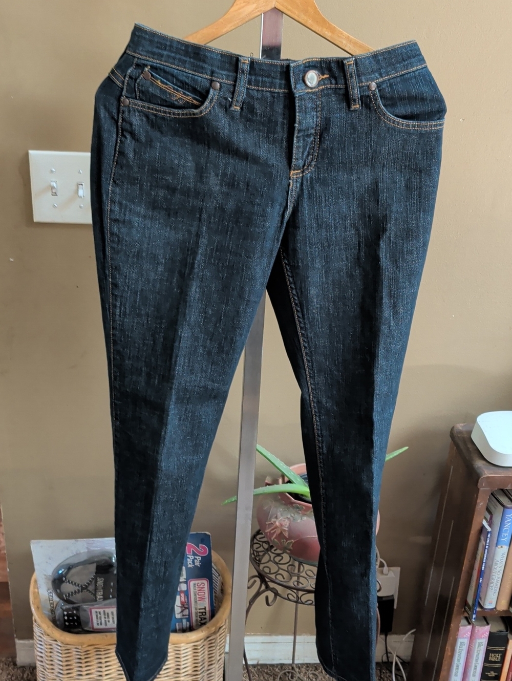 Women's Dark Blue Boot Cut Jeans - Classic Stretch